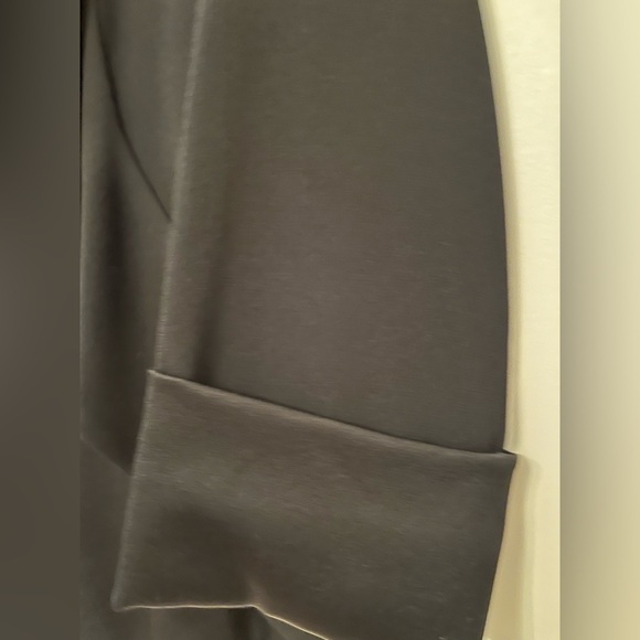 Wilfred Blazer (Aritzia Tuxedo Jacket) - Picture 2 of 4
